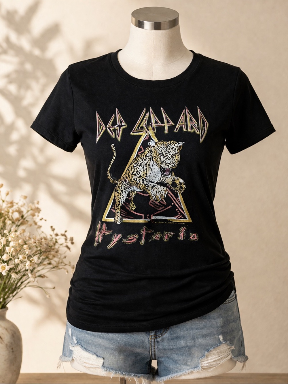 Def Leppard Hysteria Graphic Tee Womens Medium Black Band Shirt
